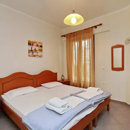 Efi's Parálion Ástros