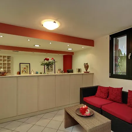 Efi's Parálion Ástros