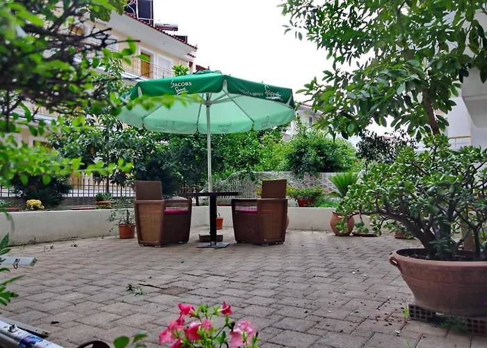 Apart-hotel Efi's 3*